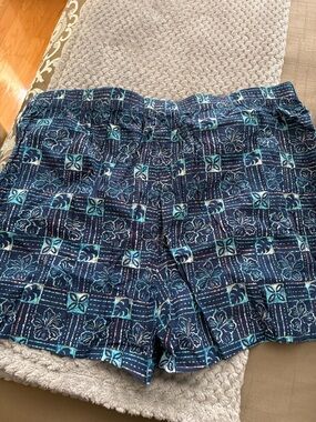 Men’s swim trunks